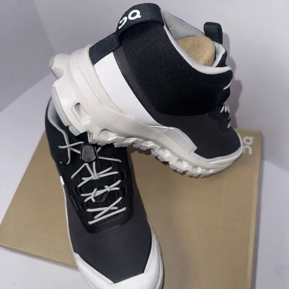 On Cloudhero Mid Waterproof Unisex Kids Sneakers Black/White US 3.5 EU 35.5 NIB